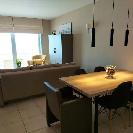 Met Zeezicht En Verwarmd Zwembad Appartement *