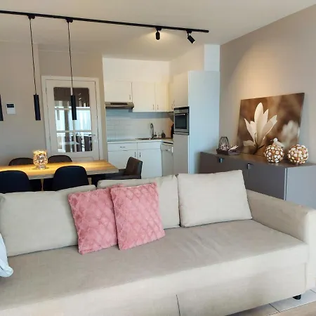 Apartmán Met Zeezicht En Verwarmd Zwembad *