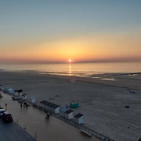 Met Zeezicht En Verwarmd Zwembad Appartement *