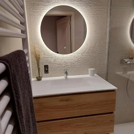 Apartamento Met Zeezicht En Verwarmd Zwembad