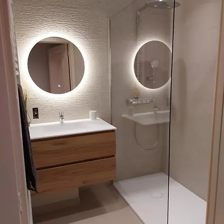 Met Zeezicht En Verwarmd Zwembad