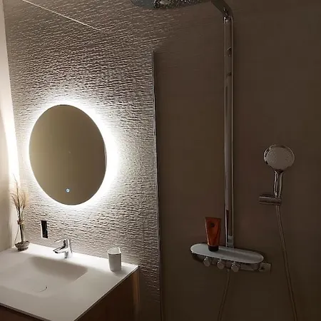 Met Zeezicht En Verwarmd Zwembad Ostende