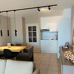 Met Zeezicht En Verwarmd Zwembad * Ostenda