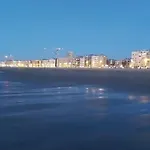 Met Zeezicht En Verwarmd Zwembad Ostenda