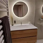 Apartament Met Zeezicht En Verwarmd Zwembad