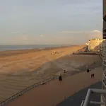 Met Zeezicht En Verwarmd Zwembad Apartament Ostenda